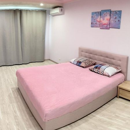 Apartment Near Metro Pozniaky Kijów Zewnętrze zdjęcie